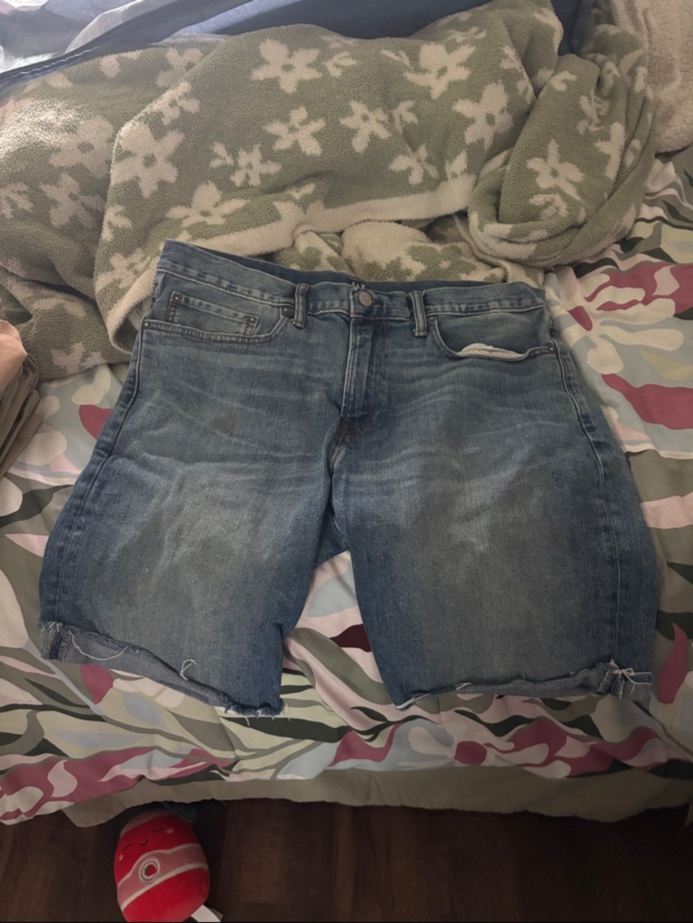 GAP Men's Blue Denim Cargo Shorts